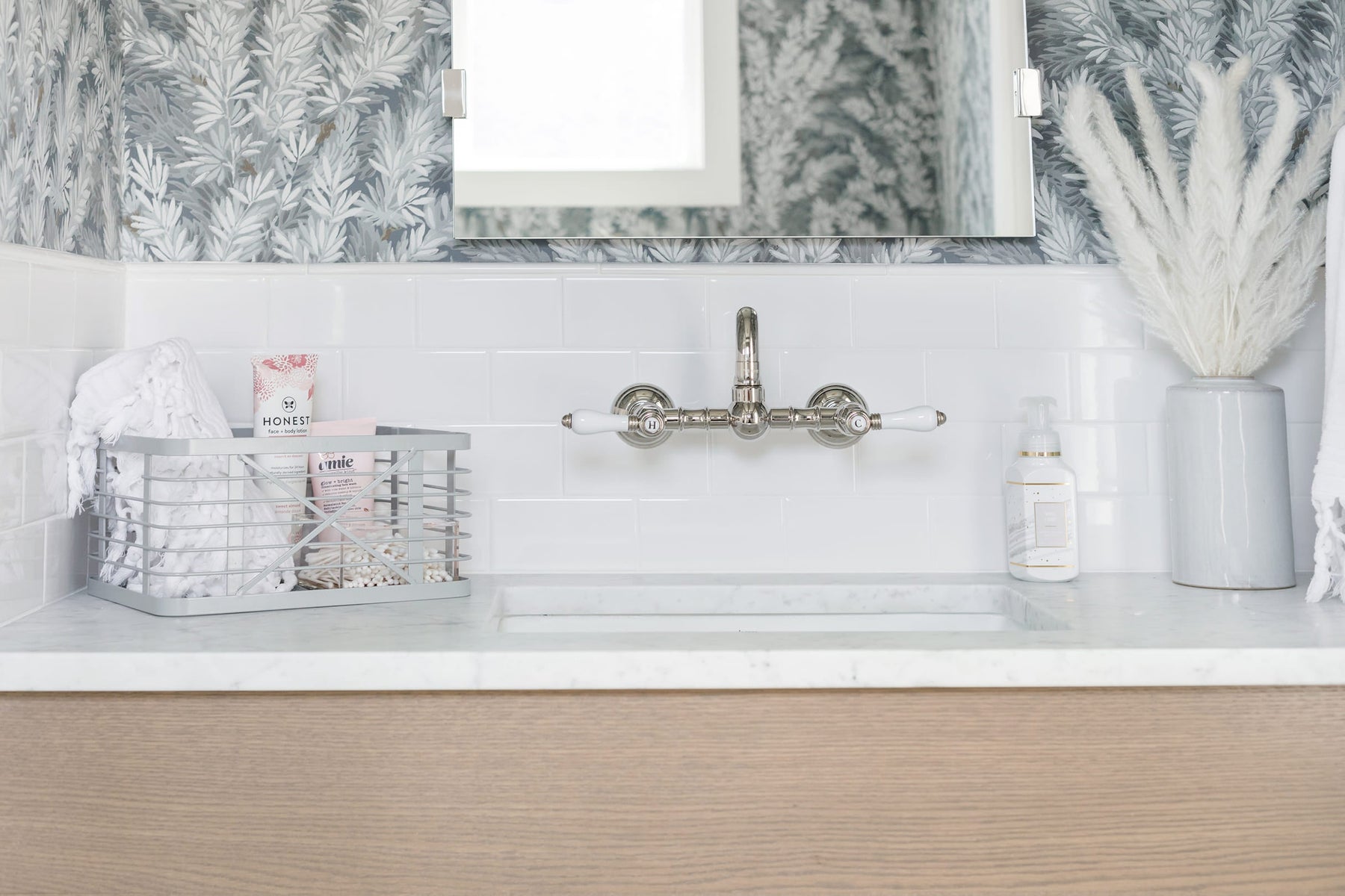 Take Control of Your Bathroom Countertop Space