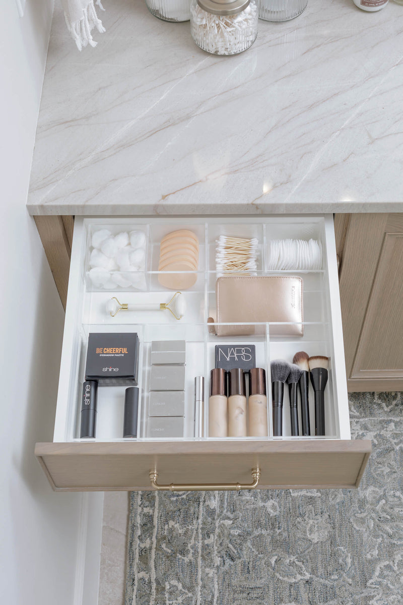 makeup organizer